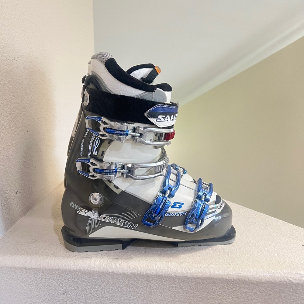 Salomon Women’s White Adjustable Buckles X-Fit Divine Ski Boots Sz 27.5 snow